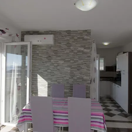 Apartment Niko By Guide Makarska