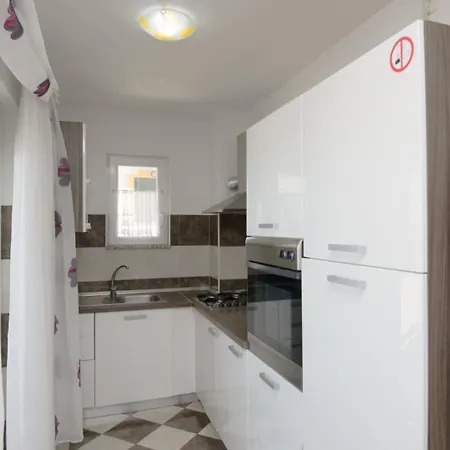 Niko By Guide Apartman *