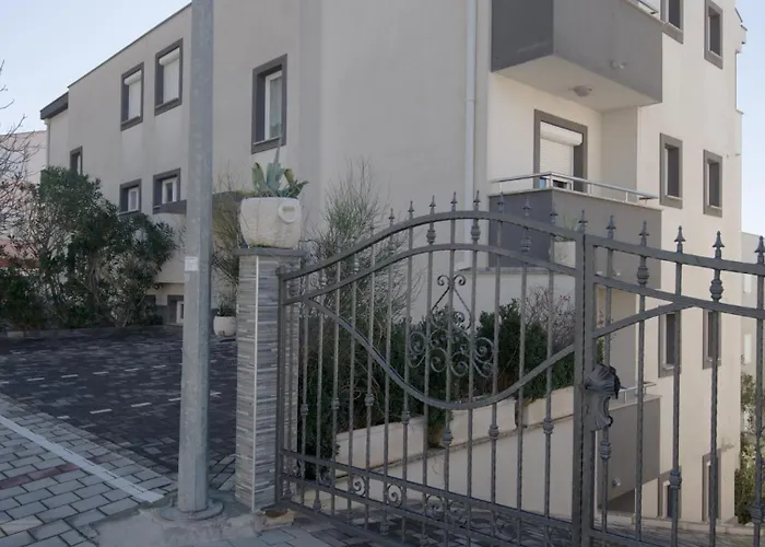 Apartment Niko By Guide *