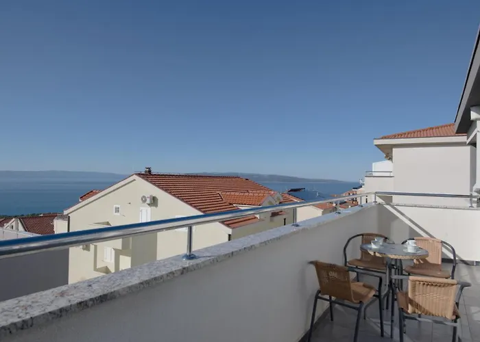 Apartment Niko By Guide Makarska